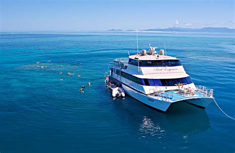 Great Barrier Reef Cruises & Tours .
